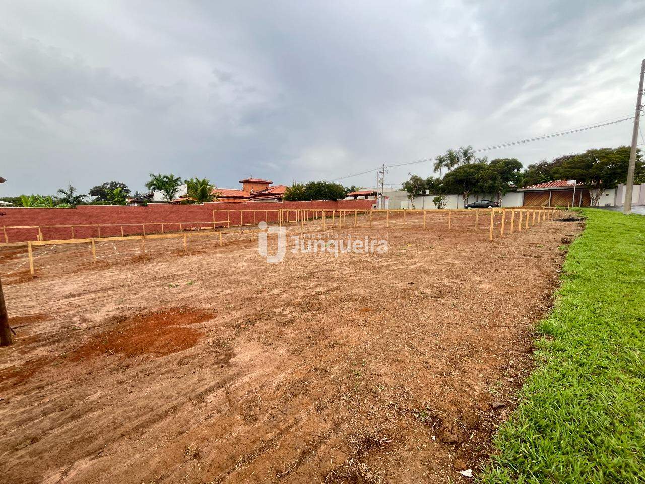 Terreno em Condomínio à venda no Colinas do Piracicaba , no bairro Colinas do Piracicaba (Ártemis) em Piracicaba - SP