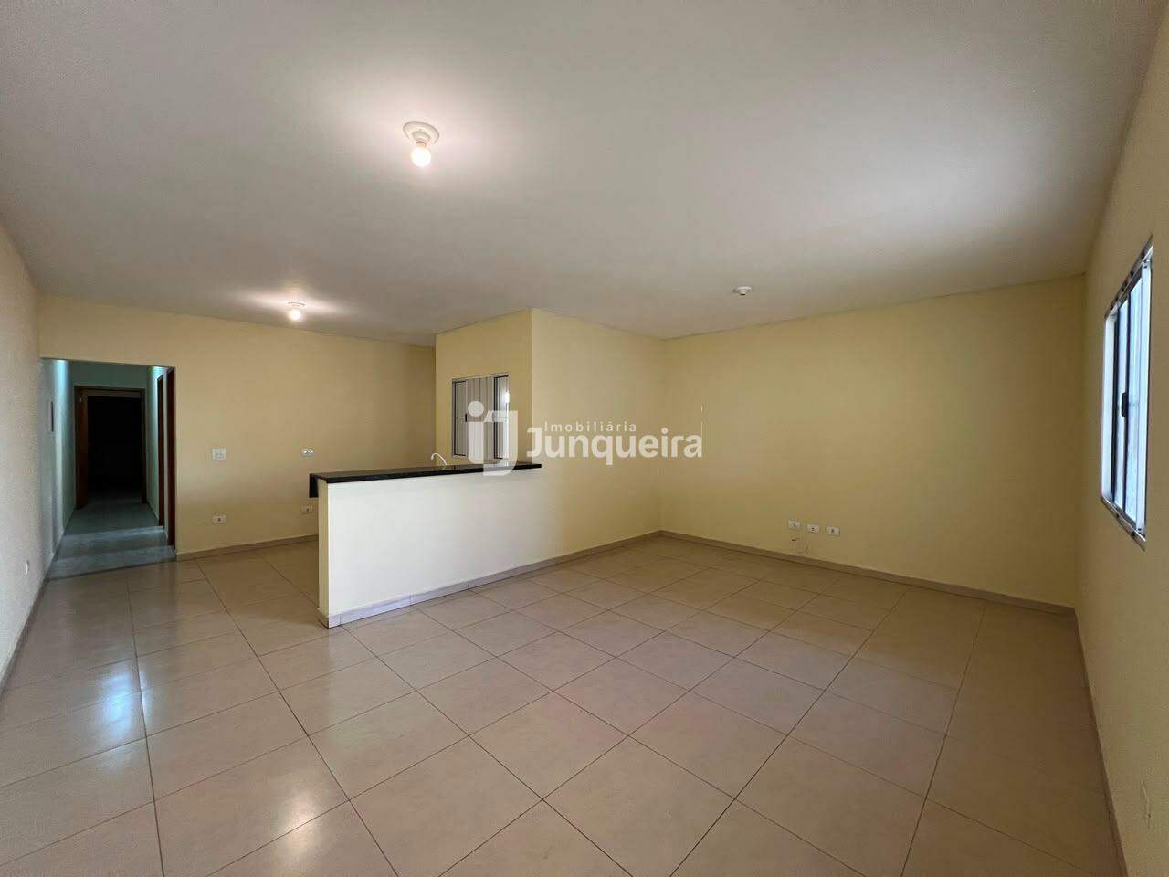 Casa para alugar, 2 quartos, sendo 1 suíte, 2 vagas, no bairro Santa Rosa Ipês em Piracicaba - SP