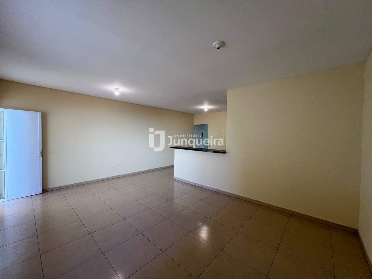 Casa para alugar, 2 quartos, sendo 1 suíte, 2 vagas, no bairro Santa Rosa Ipês em Piracicaba - SP