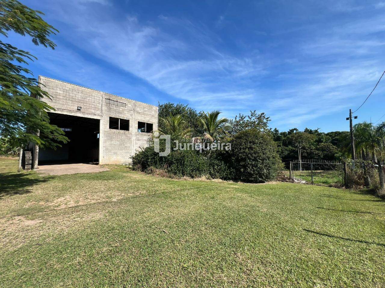 Foto 3 de Sítio / Fazenda para aluguel, 3 quartos, 1 suíte, 20 vagas, Nova Suiça - Piracicaba/SP