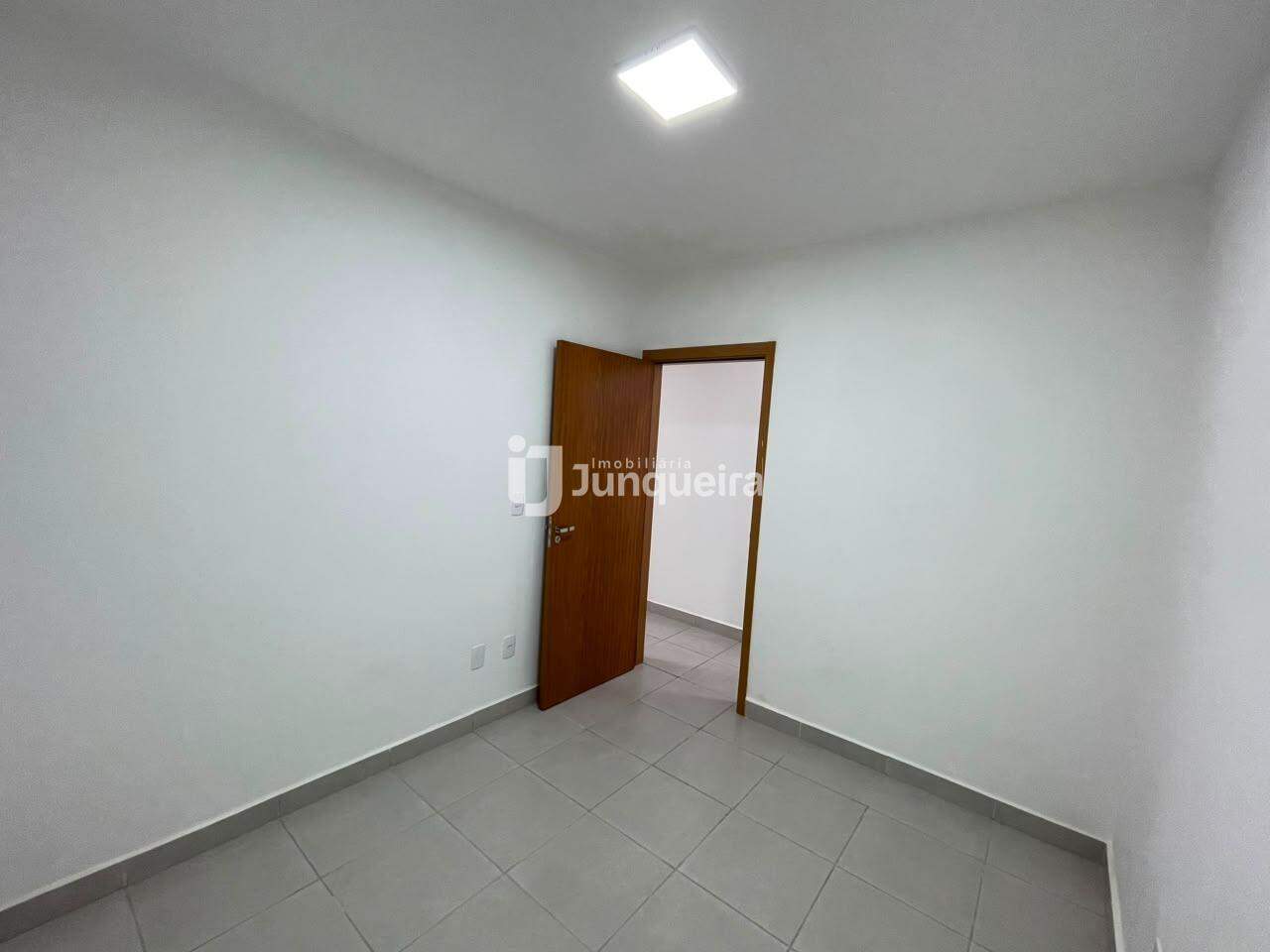 Apartamento à venda no Piazza di Milano, 2 quartos, 1 vaga, no bairro Vila Industrial em Piracicaba - SP