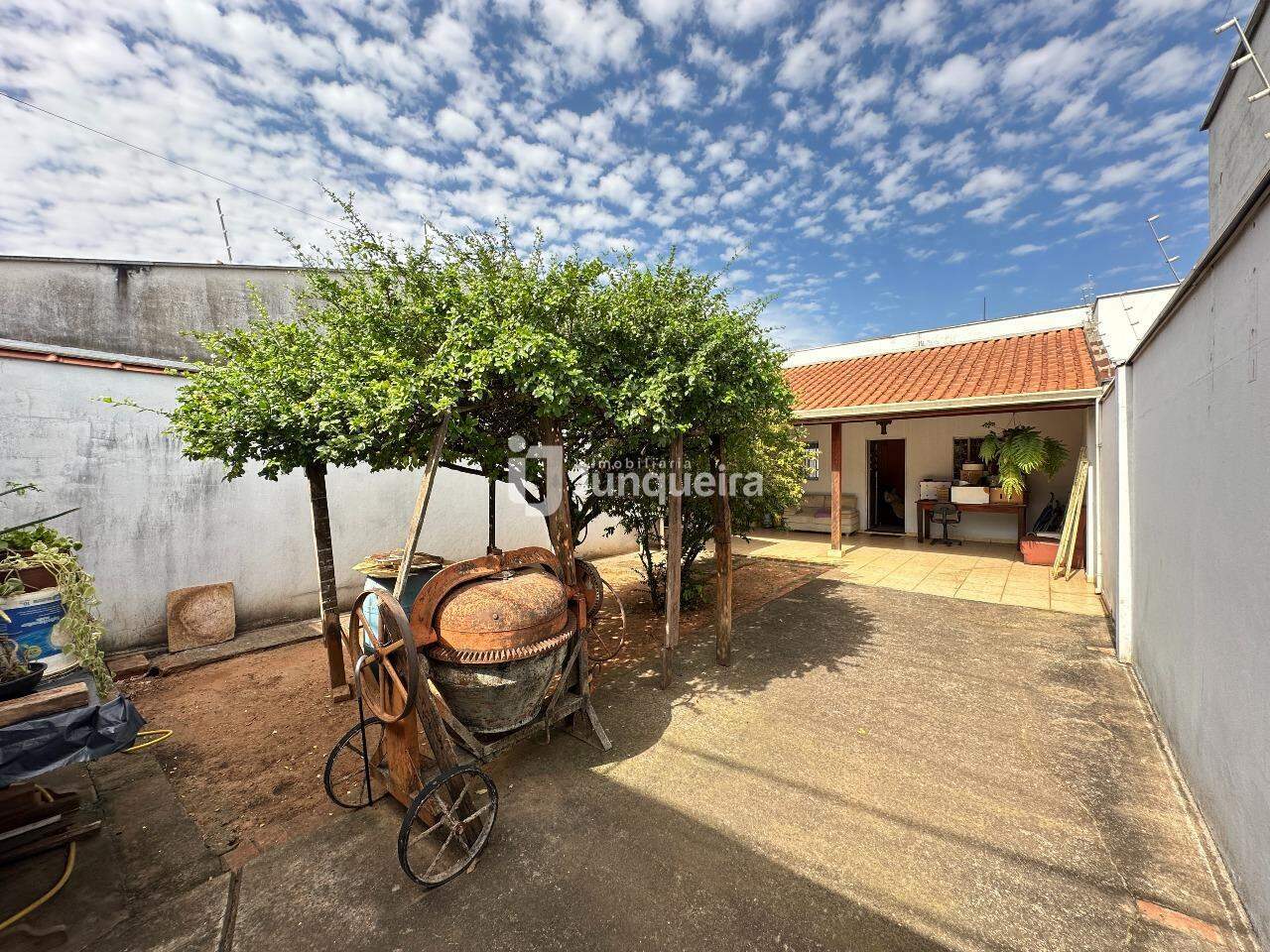 Casa à venda, 2 quartos, 2 vagas, no bairro Jardim São Vicente em Piracicaba - SP