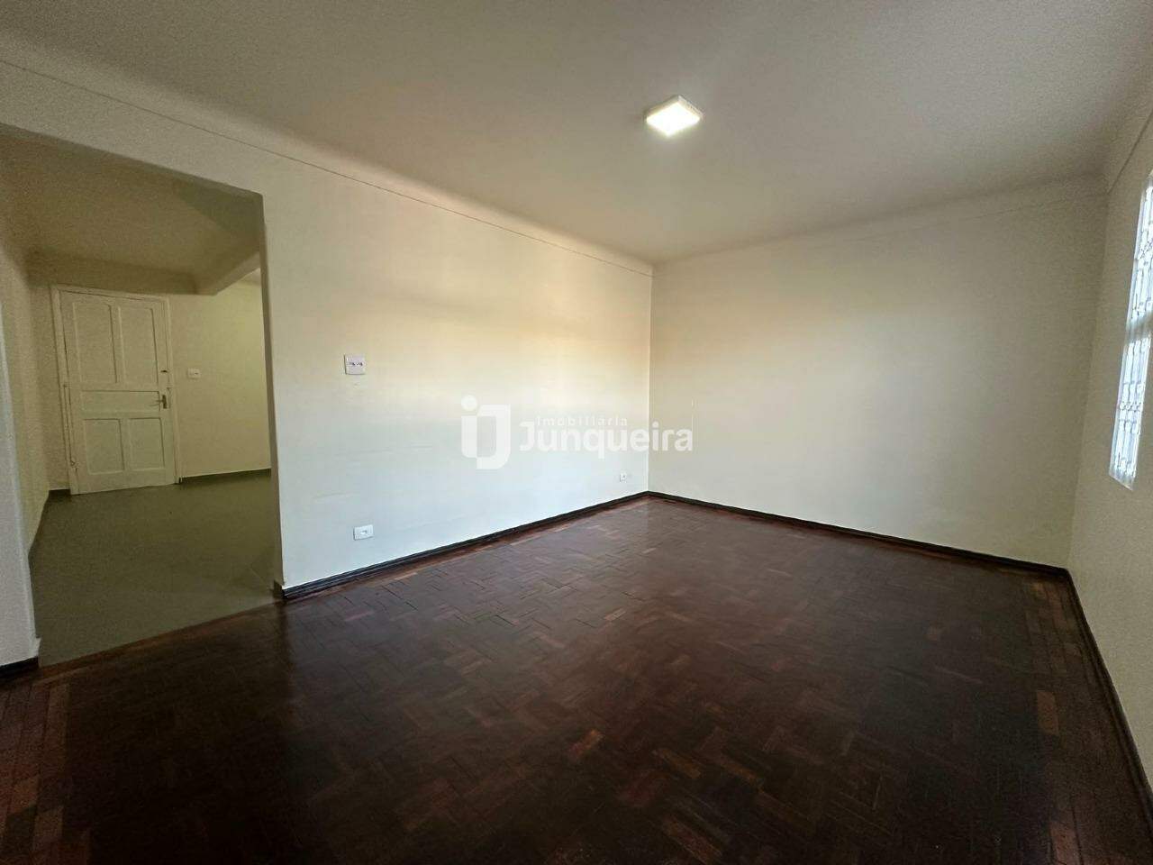 Casa para alugar, 2 quartos, 1 vaga, no bairro Chácara Nazareth em Piracicaba - SP