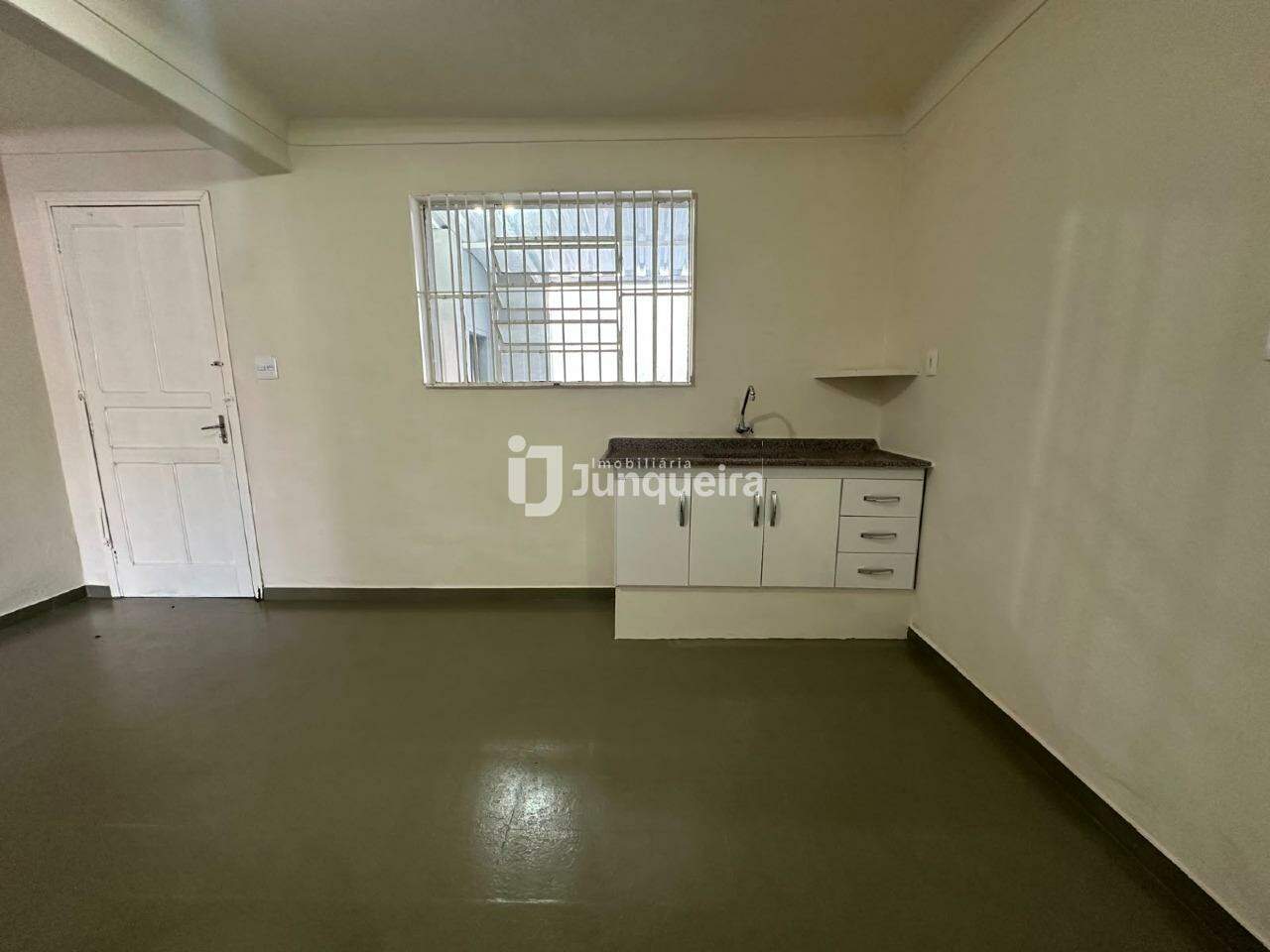 Casa para alugar, 2 quartos, 1 vaga, no bairro Chácara Nazareth em Piracicaba - SP