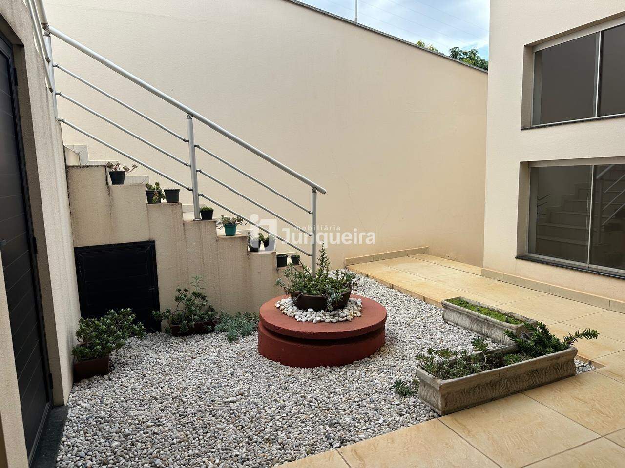 Casa à venda, 4 quartos, sendo 1 suíte, 4 vagas, no bairro Nova Piracicaba em Piracicaba - SP