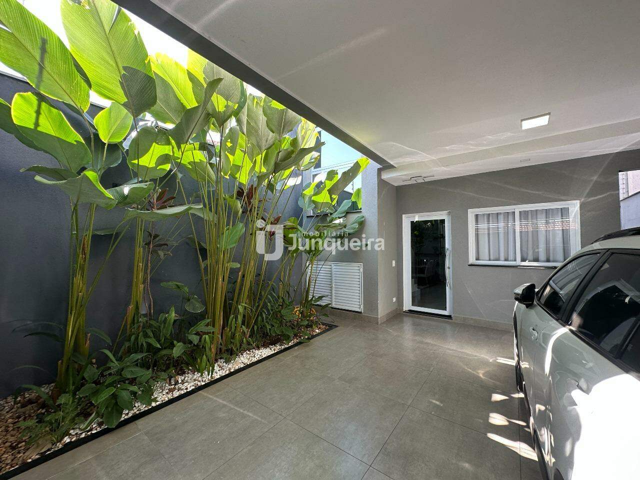 Casa à venda, 3 quartos, sendo 2 suítes, 2 vagas, no bairro Parque Conceição II em Piracicaba - SP