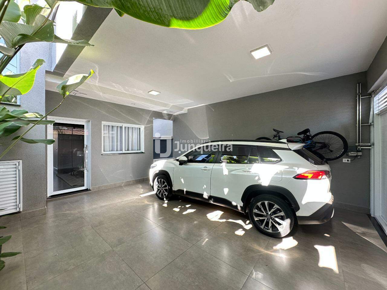 Casa à venda, 3 quartos, sendo 2 suítes, 2 vagas, no bairro Parque Conceição II em Piracicaba - SP