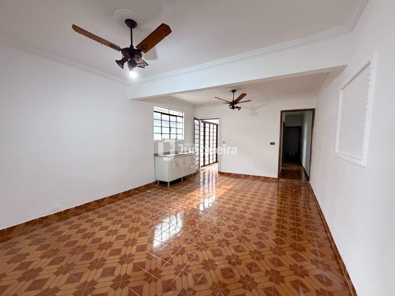 Casa à venda, 2 quartos, 2 vagas, no bairro Jardim Glória em Piracicaba - SP