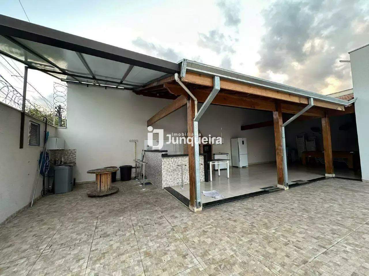 Edícula para alugar, 1 quarto, 3 vagas, no bairro Jardim Taiguara em Piracicaba - SP