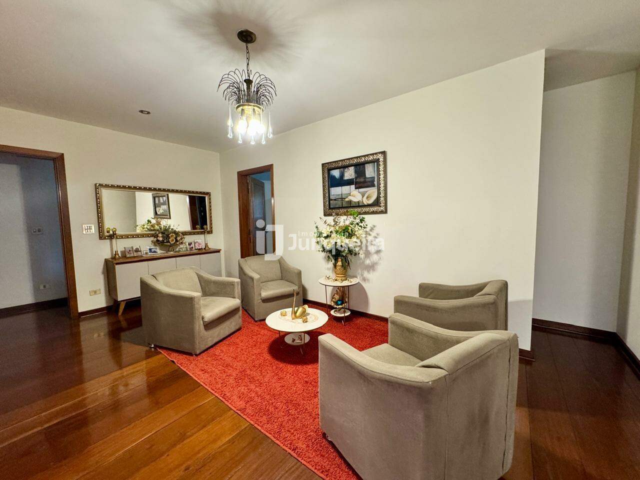 Apartamento à venda no Edifício Panorama, 4 quartos, sendo 1 suíte, 2 vagas, no bairro Centro em Piracicaba - SP