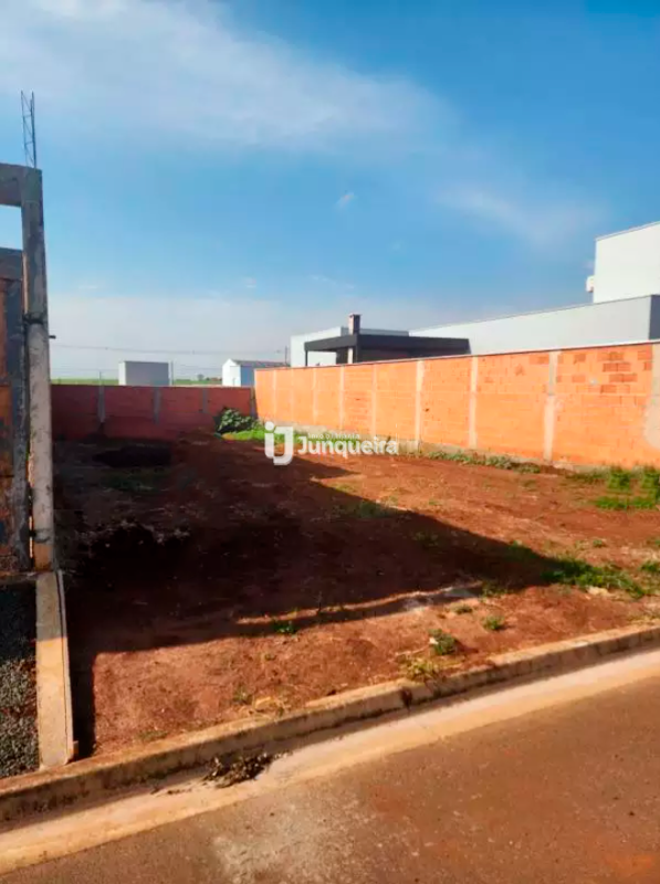 Terreno à venda, no bairro Terras Di Treviso em Piracicaba - SP