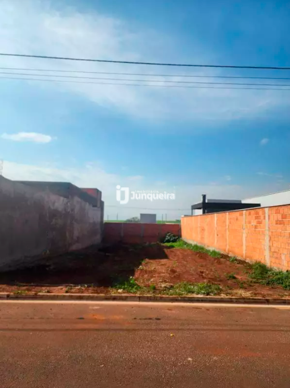 Terreno à venda, no bairro Terras Di Treviso em Piracicaba - SP