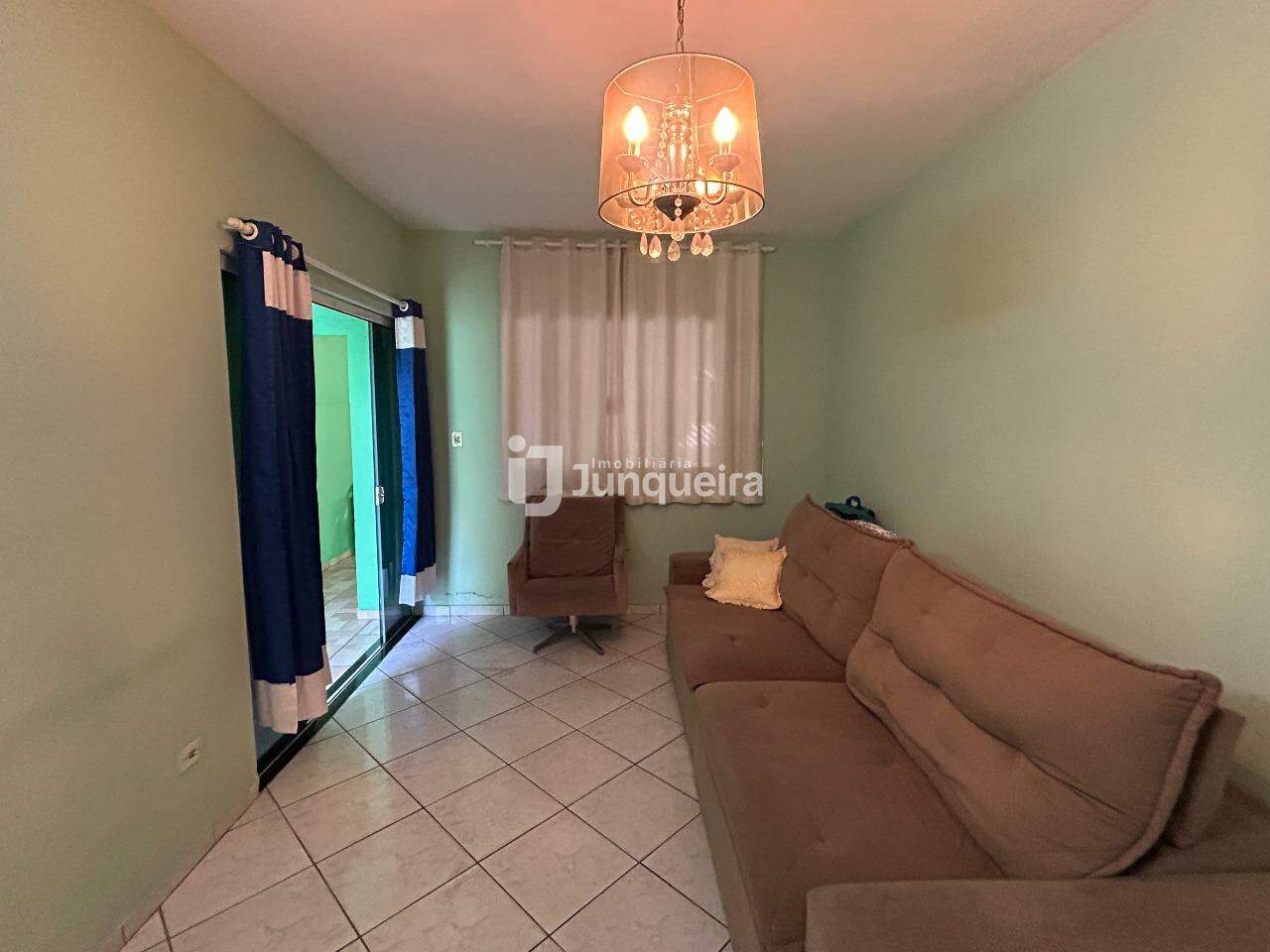 Casa à venda, 3 quartos, sendo 1 suíte, 2 vagas, no bairro Conjunto Residencial Mário Dedini em Piracicaba - SP