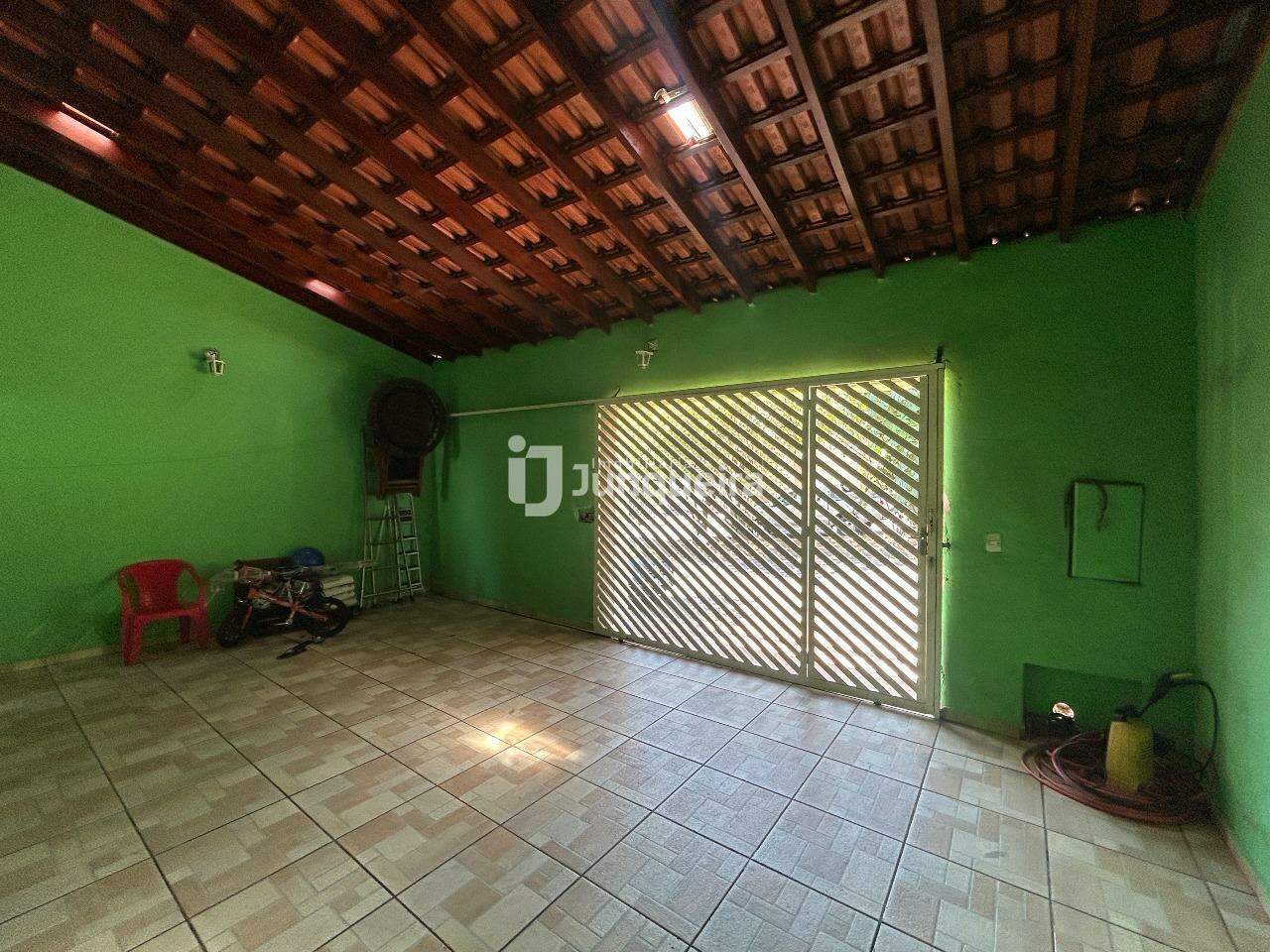 Casa à venda, 3 quartos, sendo 1 suíte, 2 vagas, no bairro Conjunto Residencial Mário Dedini em Piracicaba - SP