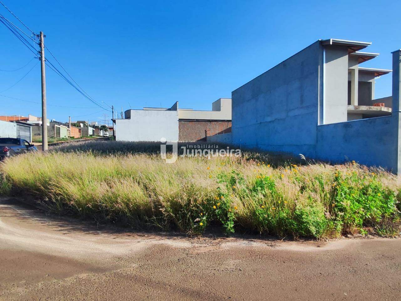 Terreno à venda, no bairro Residencial Doutor Raul Coury em Rio das Pedras - SP