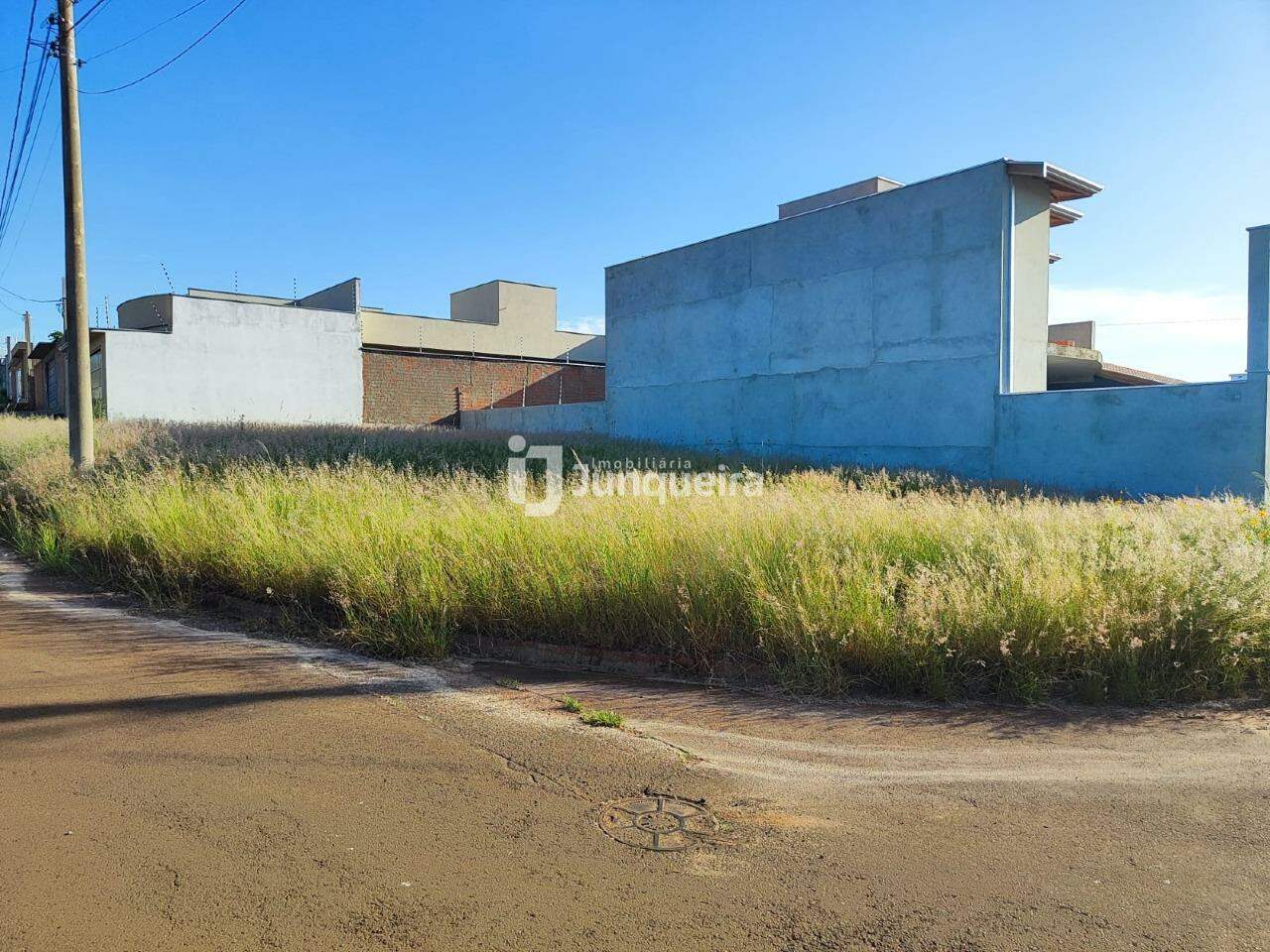 Terreno à venda, no bairro Residencial Doutor Raul Coury em Rio das Pedras - SP