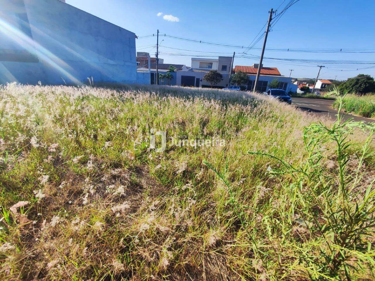 Terreno à venda, no bairro Residencial Doutor Raul Coury em Rio das Pedras - SP