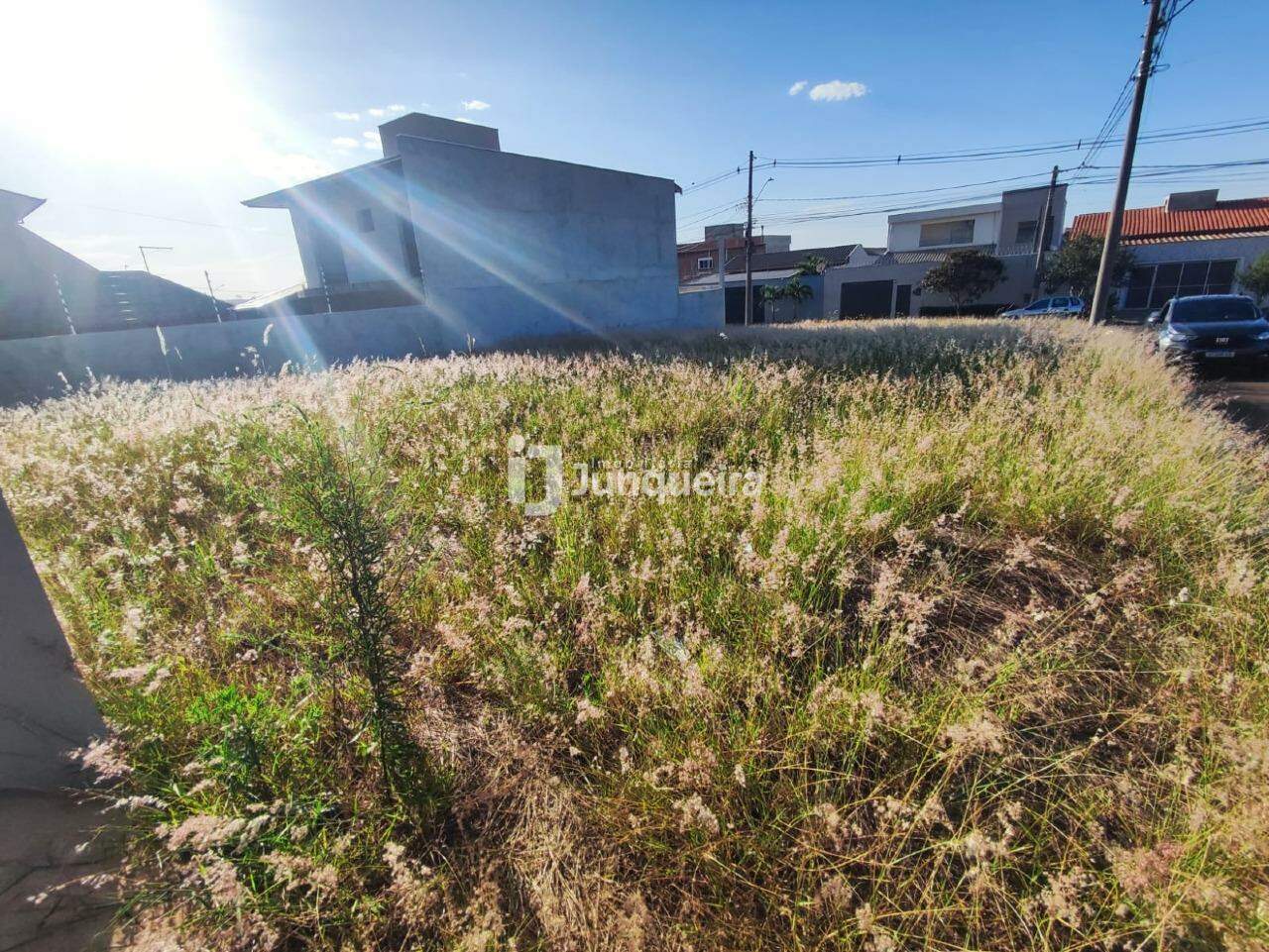 Terreno à venda, no bairro Residencial Doutor Raul Coury em Rio das Pedras - SP