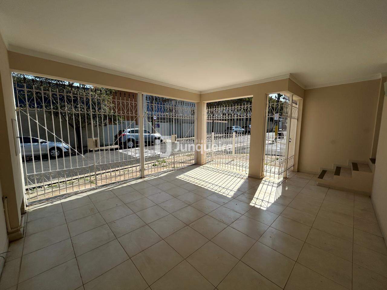 Casa à venda, 4 quartos, sendo 1 suíte, 2 vagas, no bairro Cidade Alta em Piracicaba - SP