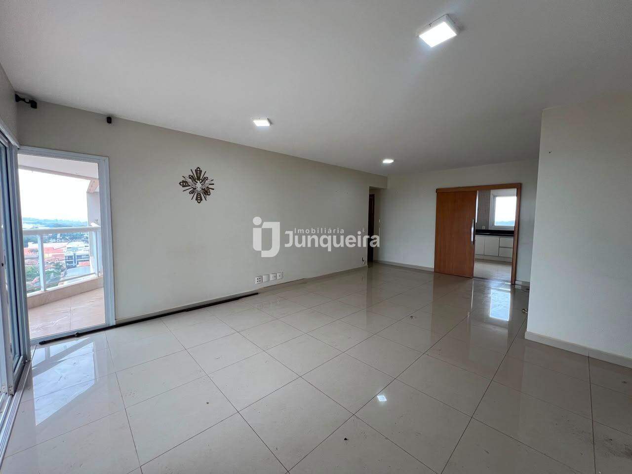 Apartamento para alugar no Villa Real , 3 quartos, sendo 3 suítes, 2 vagas, no bairro Centro em Rio das Pedras - SP