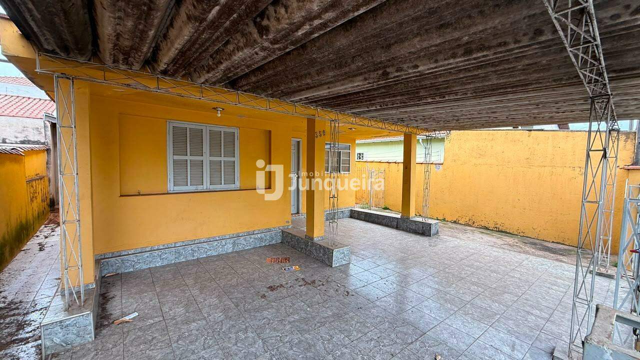 Casa para alugar, 3 quartos, 2 vagas, no bairro Vila Bessy em Piracicaba - SP