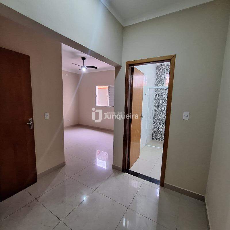 Casa à venda, 3 quartos, sendo 1 suíte, 2 vagas, no bairro Vila Industrial em Piracicaba - SP