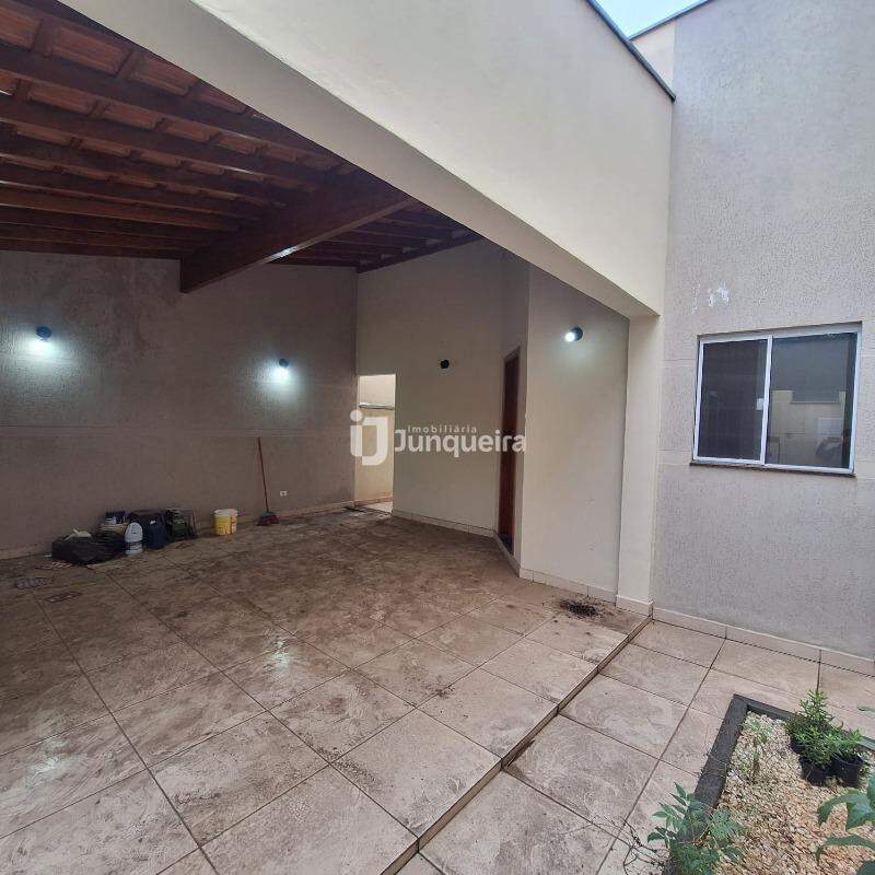 Casa à venda, 3 quartos, sendo 1 suíte, 2 vagas, no bairro Vila Industrial em Piracicaba - SP