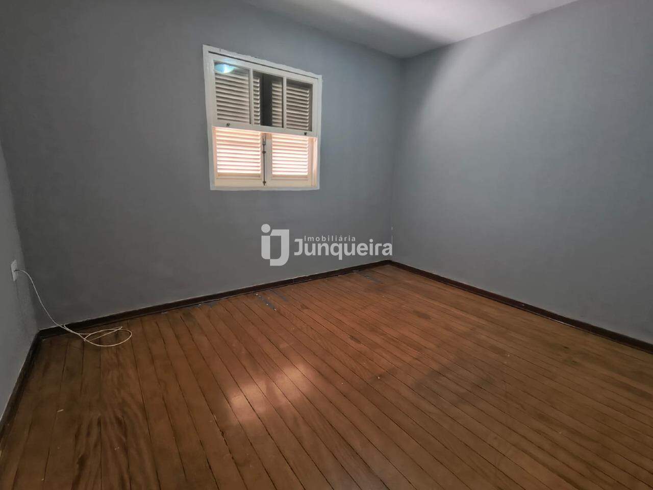 Casa Comercial para alugar, 1 vaga, no bairro Jardim Europa em Piracicaba - SP