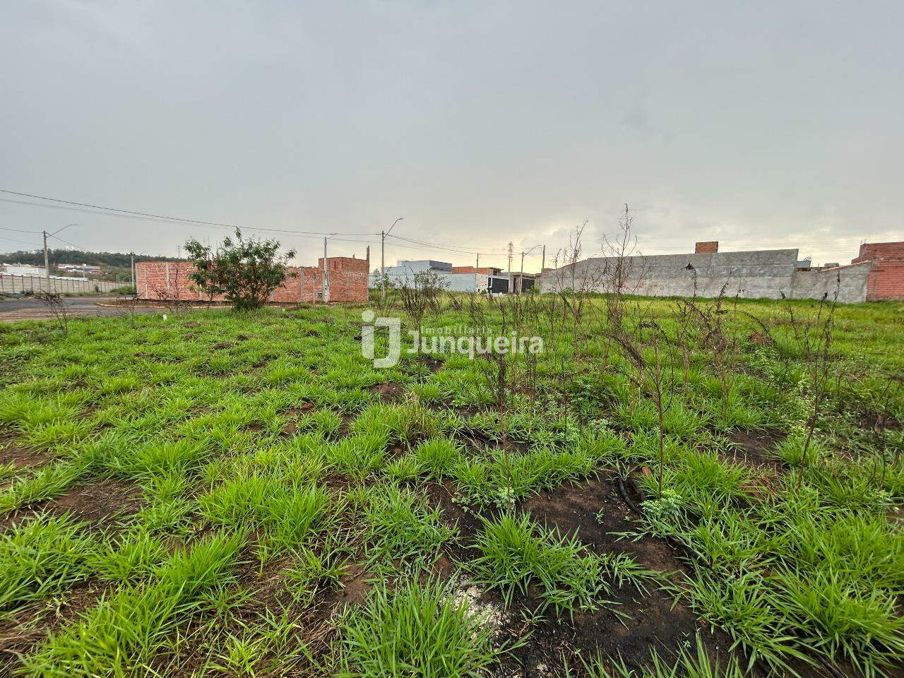 Terreno à venda, no bairro Vale do Sol em Piracicaba - SP