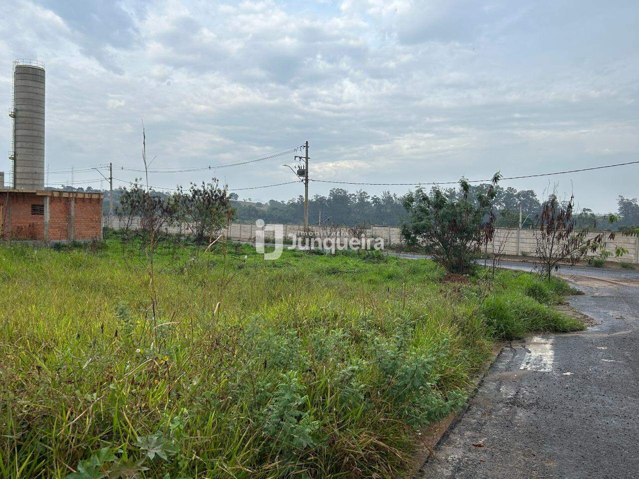 Terreno à venda, no bairro Vale do Sol em Piracicaba - SP