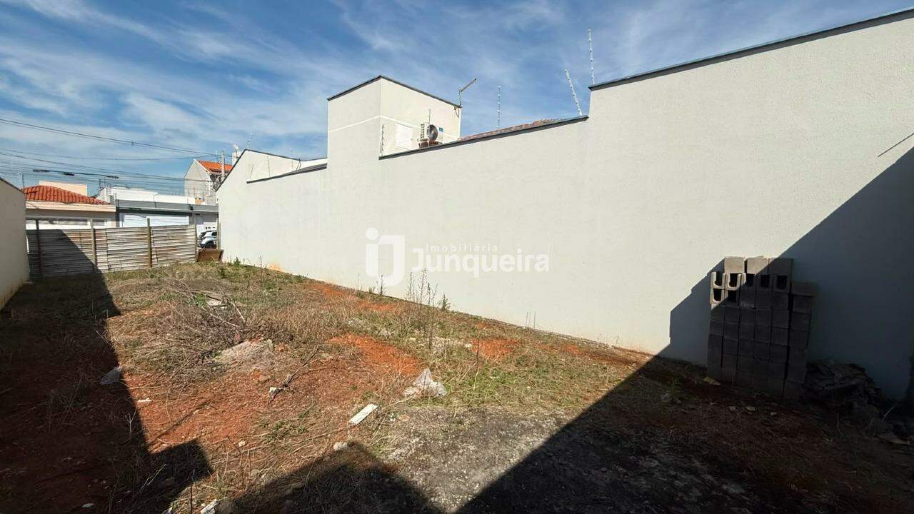 Terreno à venda, no bairro Água Branca em Piracicaba - SP