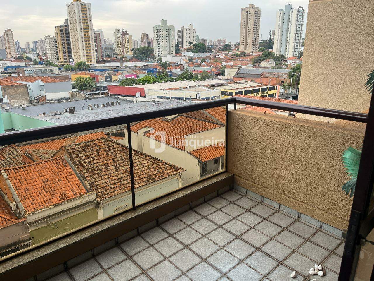 Apartamento à venda no Edifício Joca Adamoli, 3 quartos, sendo 1 suíte, 1 vaga, no bairro Centro em Piracicaba - SP