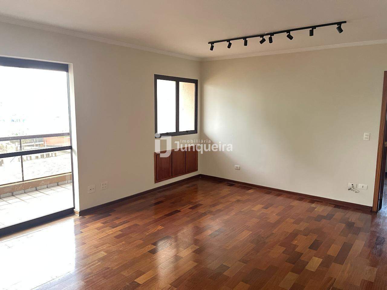 Apartamento à venda no Edifício Joca Adamoli, 3 quartos, sendo 1 suíte, 1 vaga, no bairro Centro em Piracicaba - SP
