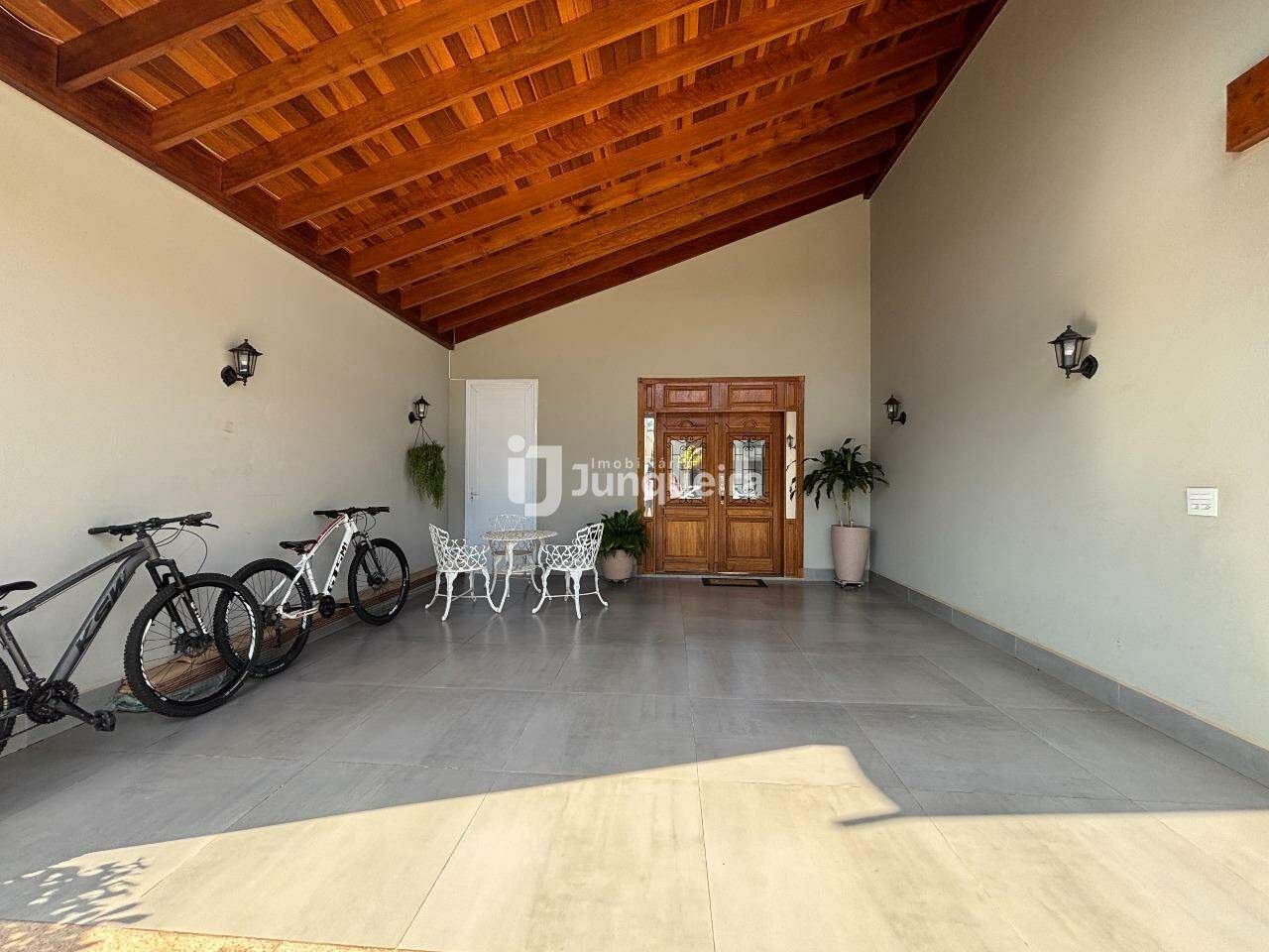 Casa em Condomínio à venda no Novo Campestre, 3 quartos, sendo 1 suíte, 2 vagas, no bairro Novo Campestre  em Piracicaba - SP