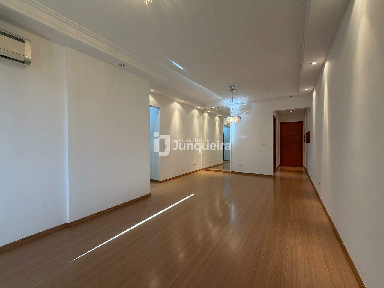 Apartamento à venda no Monalisa, 3 quartos, sendo 1 suíte, 3 vagas, no bairro Centro em Piracicaba - SP
