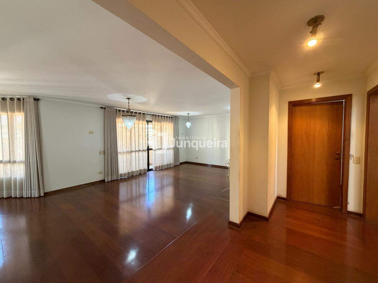 Apartamento à venda no Cap Ferrat, 3 quartos, sendo 1 suíte, 2 vagas, no bairro Cidade Alta em Piracicaba - SP