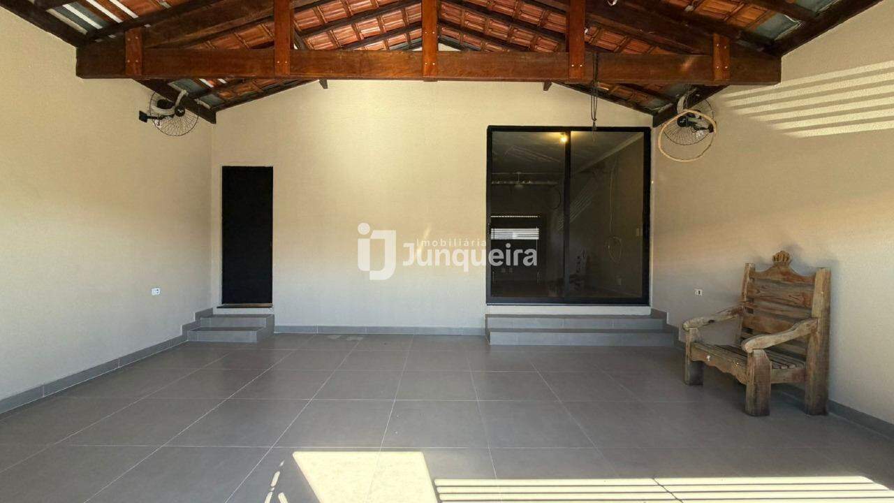 Casa à venda, 3 quartos, sendo 1 suíte, 2 vagas, no bairro Altos do São Francisco em Piracicaba - SP