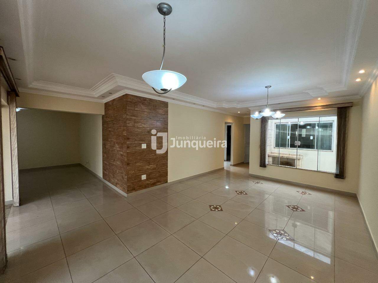 Casa para alugar, 2 quartos, sendo 1 suíte, 3 vagas, no bairro Jardim Bom Jesus I em Rio das Pedras - SP
