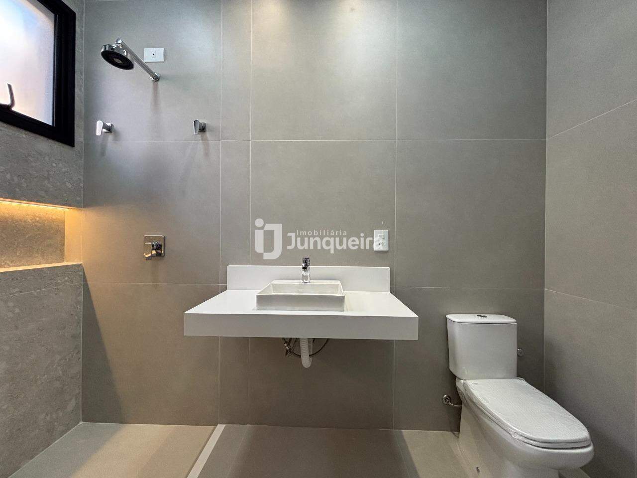 Casa em Condomínio à venda no Damha II , 3 quartos, sendo 3 suítes, 4 vagas, no bairro Parque Residencial Damha II em Piracicaba - SP