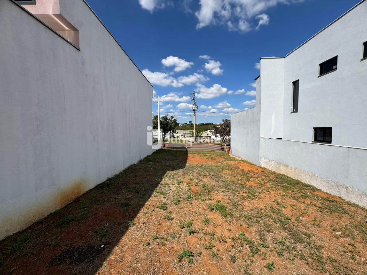 Terreno à venda, no bairro Jardim Califórnia em Piracicaba - SP