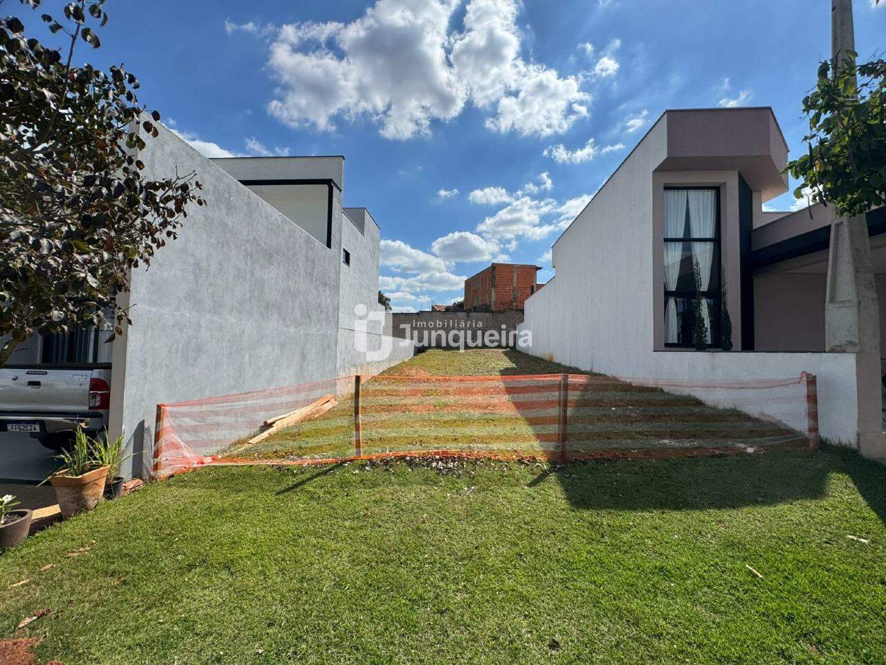 Terreno à venda, no bairro Jardim Califórnia em Piracicaba - SP