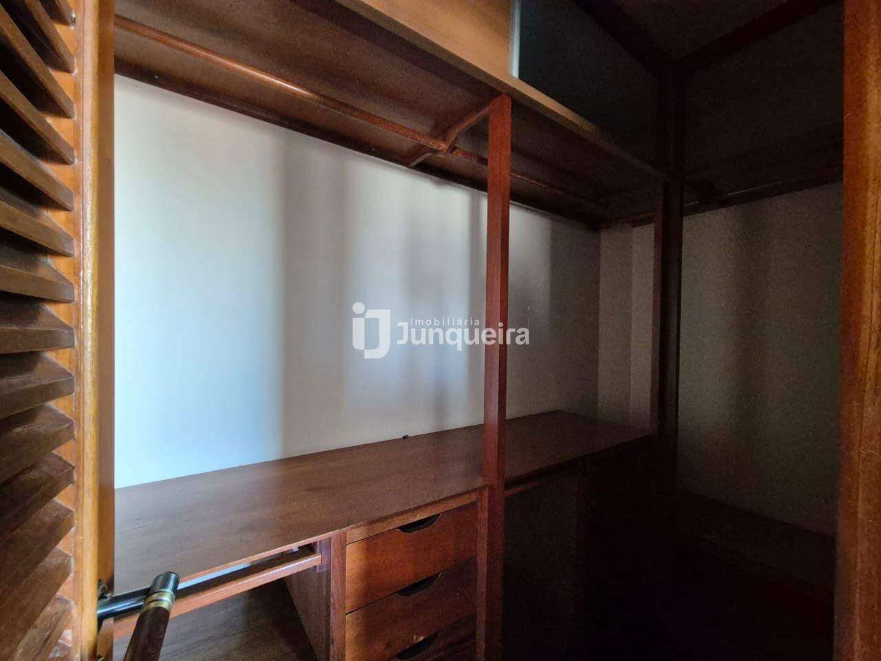 Apartamento à venda no Edifício Roma, 4 quartos, sendo 1 suíte, 4 vagas, no bairro Centro em Piracicaba - SP
