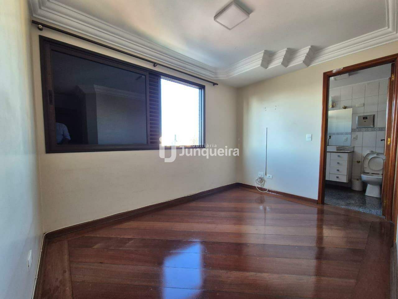 Apartamento à venda no Edifício Roma, 4 quartos, sendo 1 suíte, 4 vagas, no bairro Centro em Piracicaba - SP