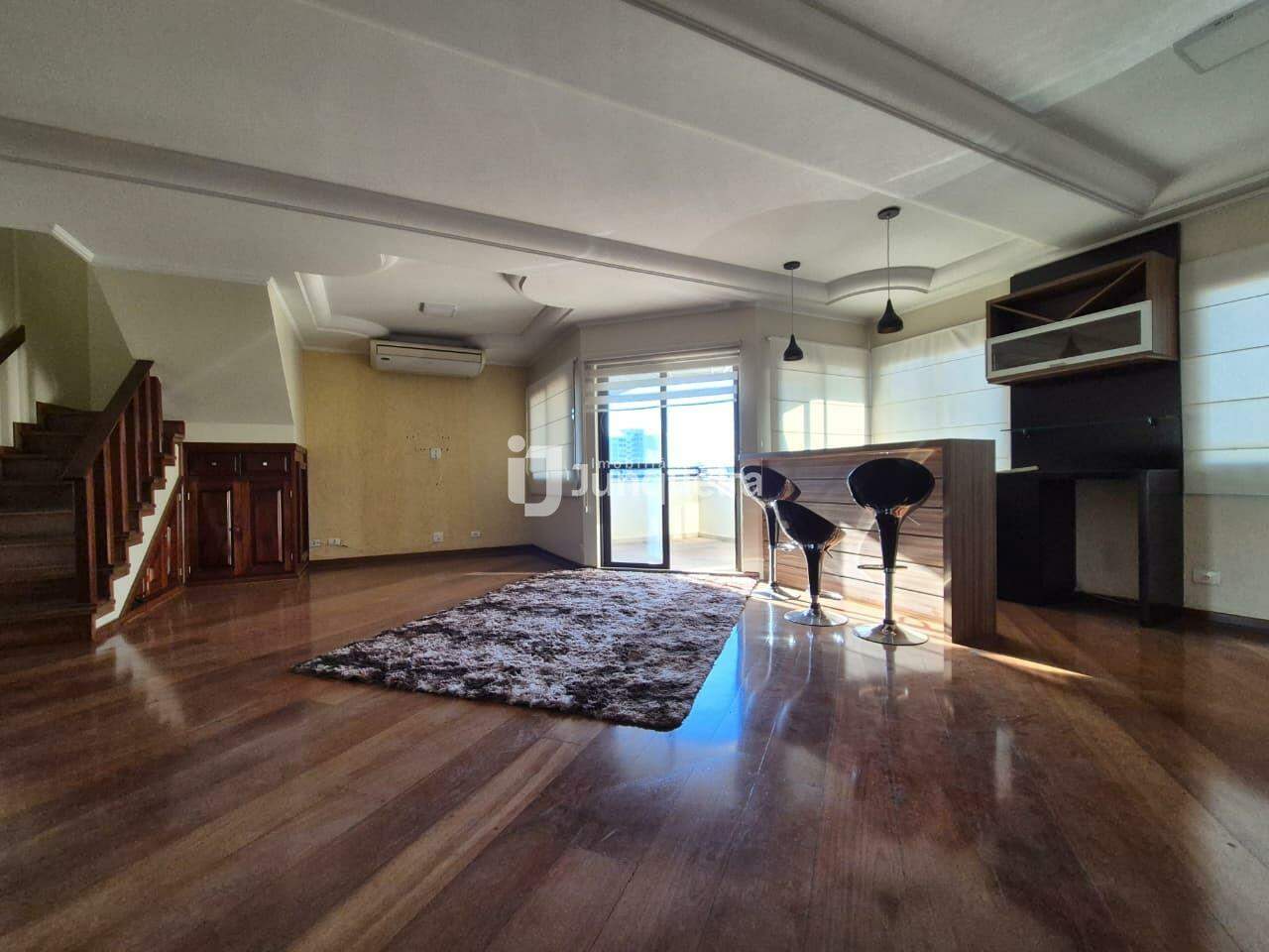 Apartamento à venda no Edifício Roma, 4 quartos, sendo 1 suíte, 4 vagas, no bairro Centro em Piracicaba - SP