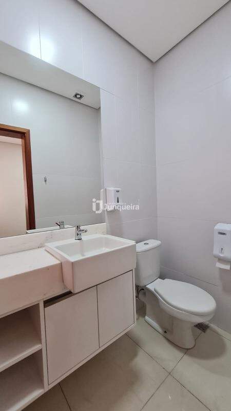 Sala Comercial para alugar, 1 vaga, no bairro Cidade Alta em Piracicaba - SP