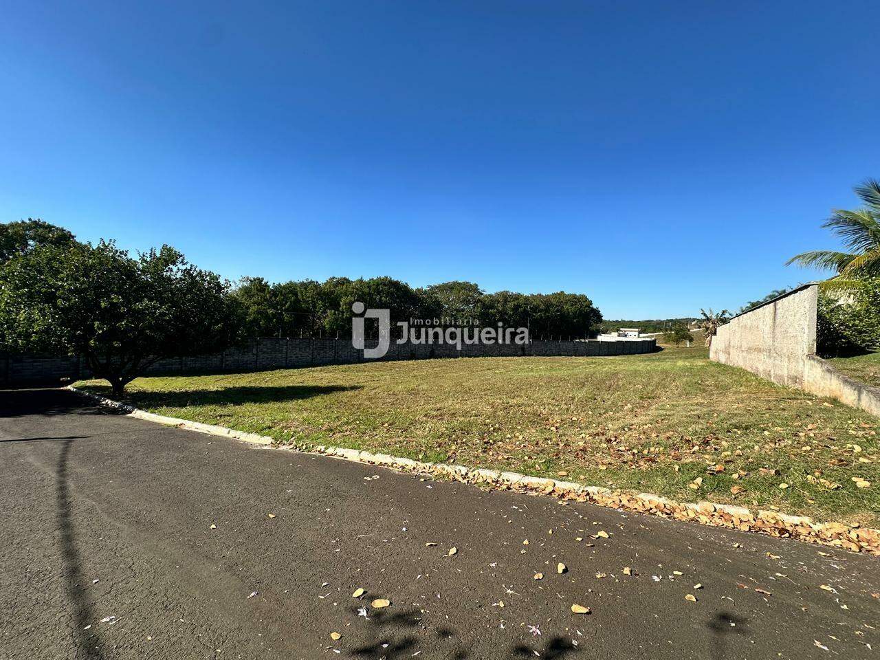 Terreno em Condomínio à venda no Park Campestre II, no bairro Campestre em Piracicaba - SP