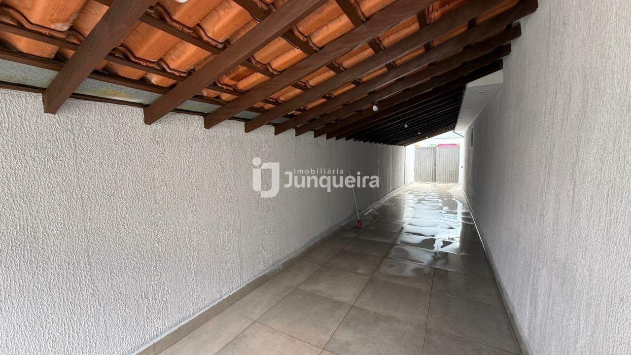 Casa para alugar, 3 quartos, sendo 1 suíte, 3 vagas, no bairro Jaraguá em Piracicaba - SP