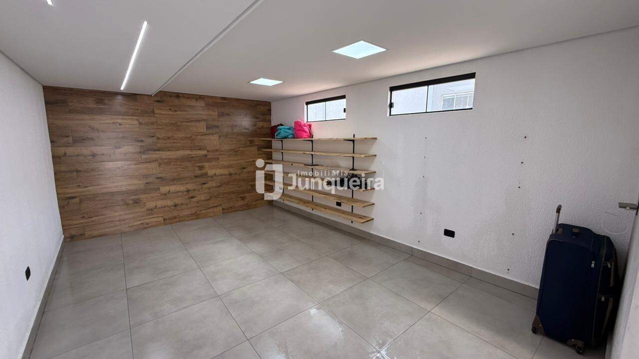 Casa para alugar, 3 quartos, sendo 1 suíte, 3 vagas, no bairro Jaraguá em Piracicaba - SP