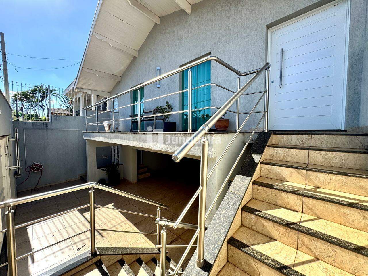 Casa à venda, 3 quartos, sendo 2 suítes, 4 vagas, no bairro Nova Piracicaba em Piracicaba - SP