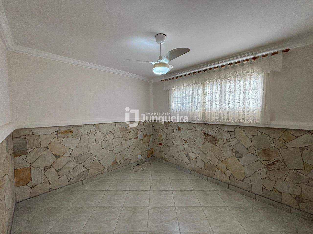 Casa à venda, 3 quartos, 1 vaga, no bairro Vila Rezende em Piracicaba - SP